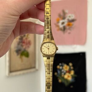 Vintage Bucherer Swiss made ladies dainty elegant mechanical watch